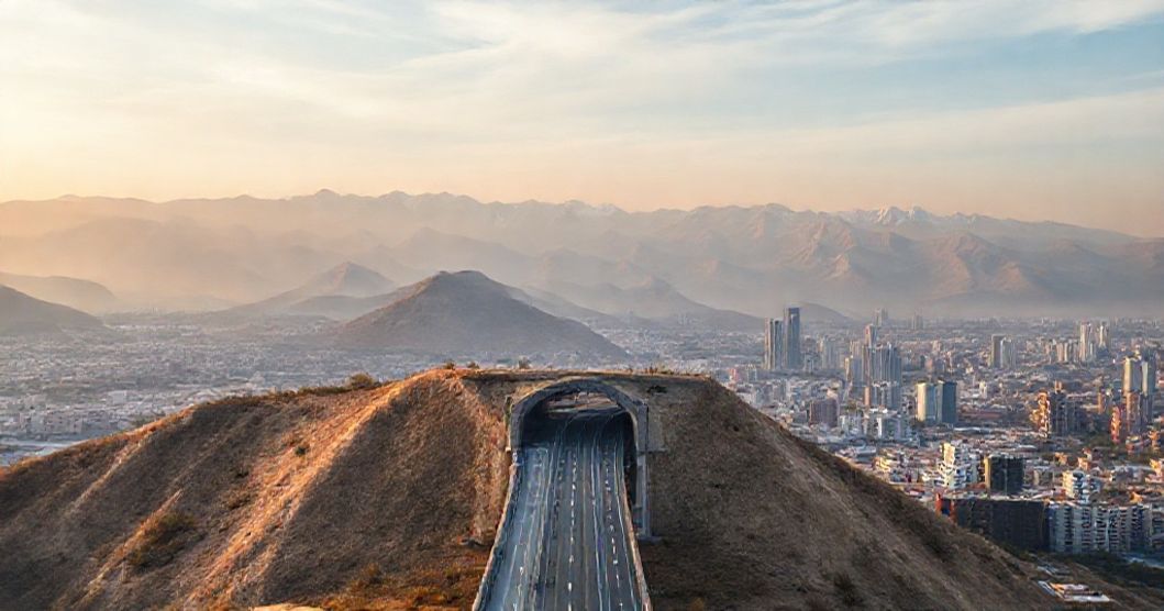 中国新疆で世界最長の高速道路トンネルが開通