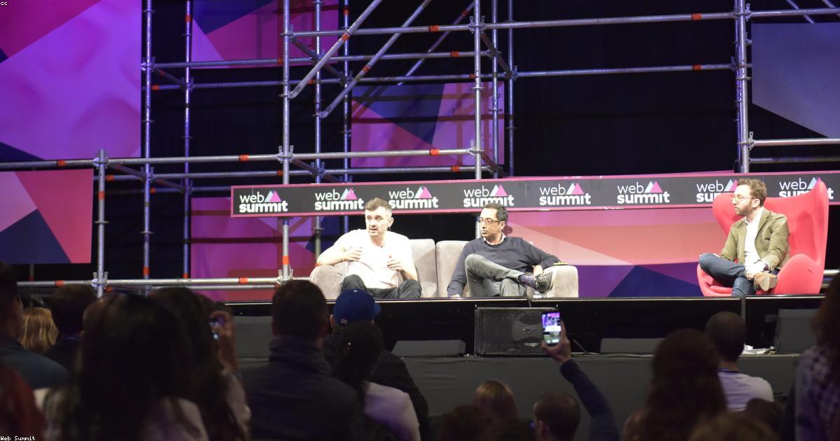 中国の新型折り畳みスマートフォン