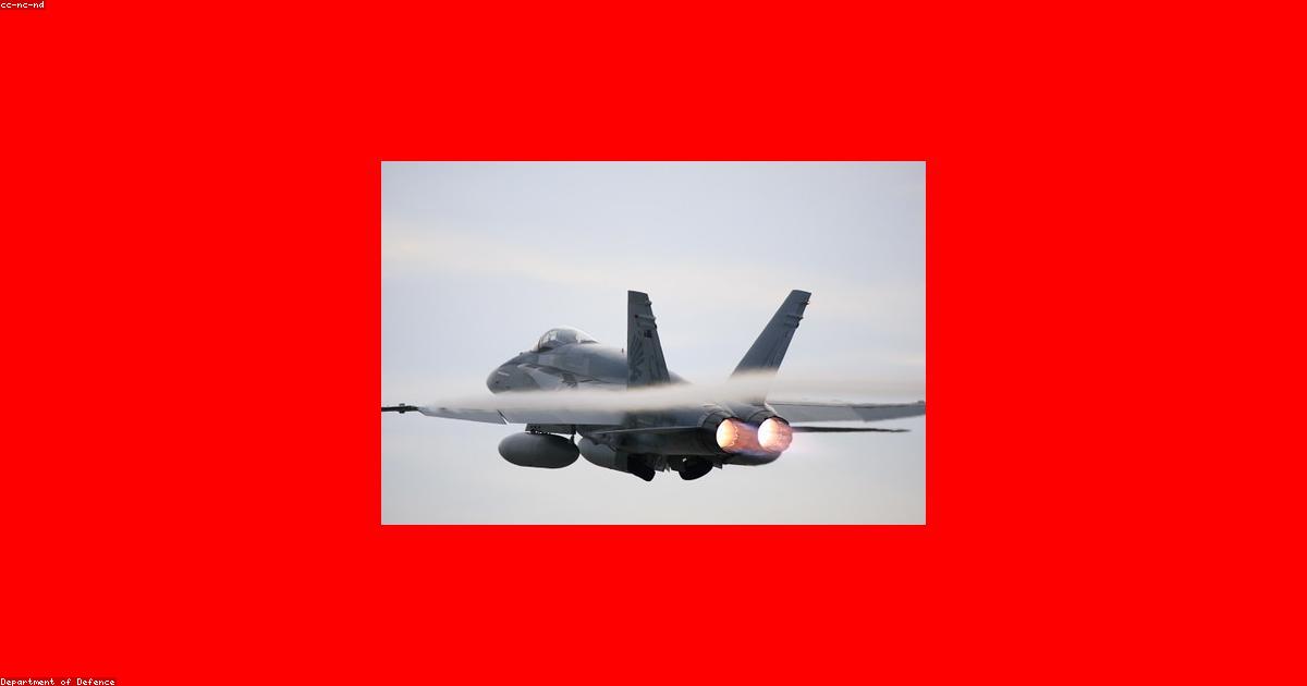 中国海空軍、黄海で米軍機を警戒