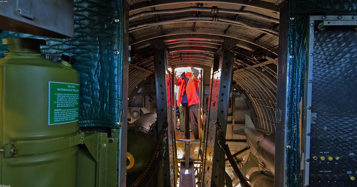 イランへの空襲6日間で1097人死亡