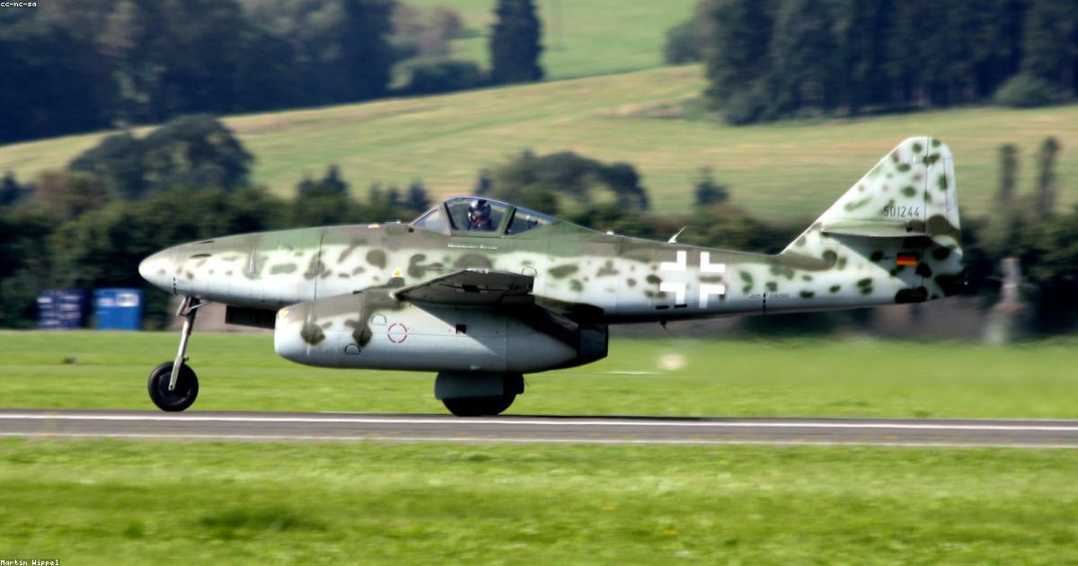 中国の全国人民代表大会、第4回会期を閉幕