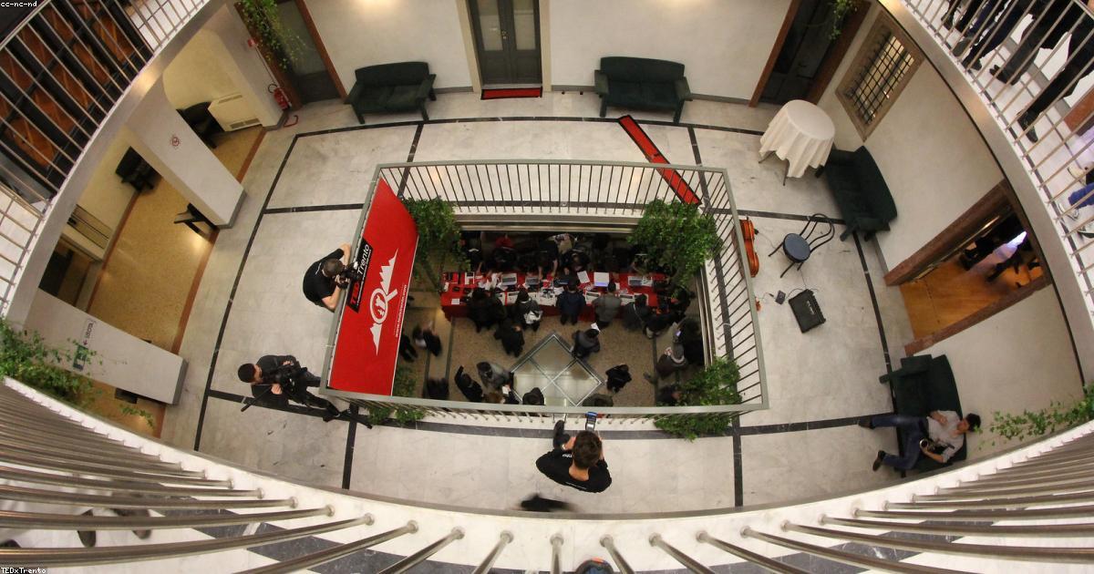 AI技術が進化し、現実と虚構の境界が薄れる