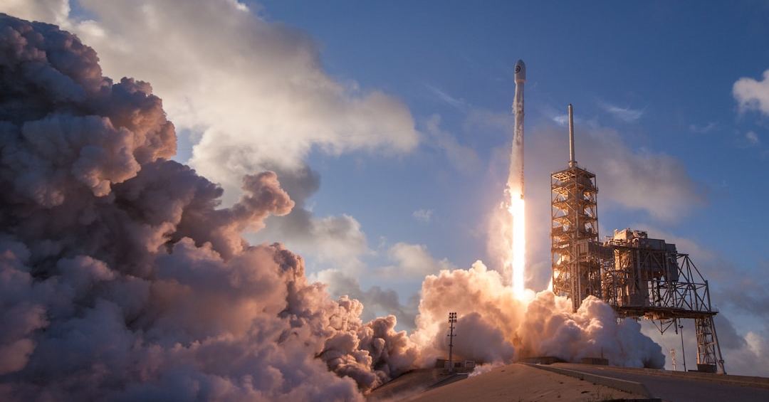 軌道上データセンター、衛星100万基で競う米中のAI覇権