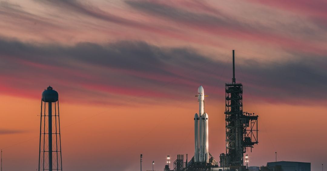 スペースＸ上場なぜ、マスク氏の低額給と９人委任が握る数理の全貌